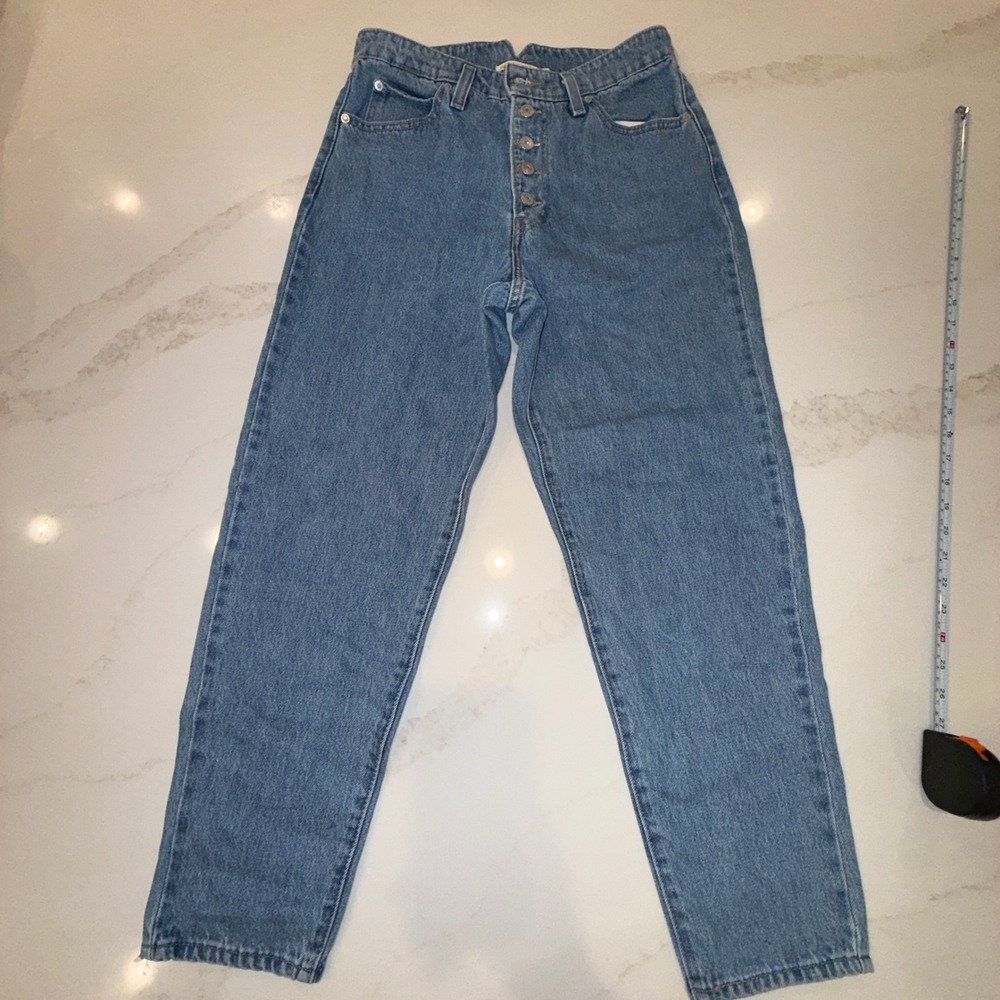Levis High Waisted Mom Jeans 29 Medium Wash Blue Button Fly Tapered Leg Denim